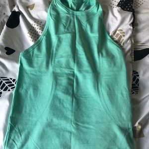 Lululemon top